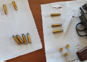 Siracusa. In auto con pistola e munizioni, arrestato un uomo