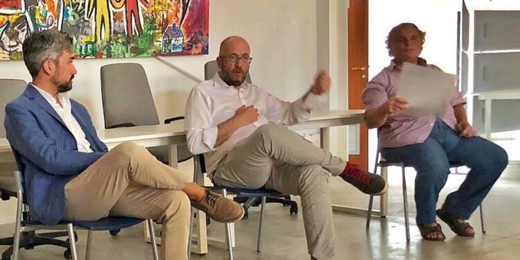 Siracusa. Incontro ieri all’Urban Center tra la Consulta Giovanile e l’on. Cafeo