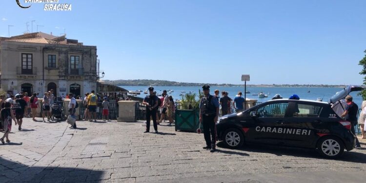 Siracusa. Costante controllo dei Carabinieri sulla città, 3 denunce e contravvenzioni al codice della strada