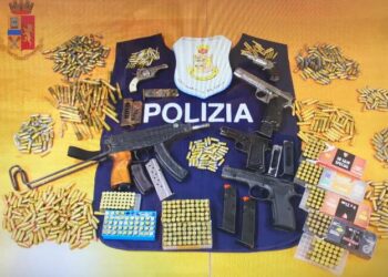 Lentini. Trovati in un casolare di contrada Gualdara armi da guerra e ingente munizionamento