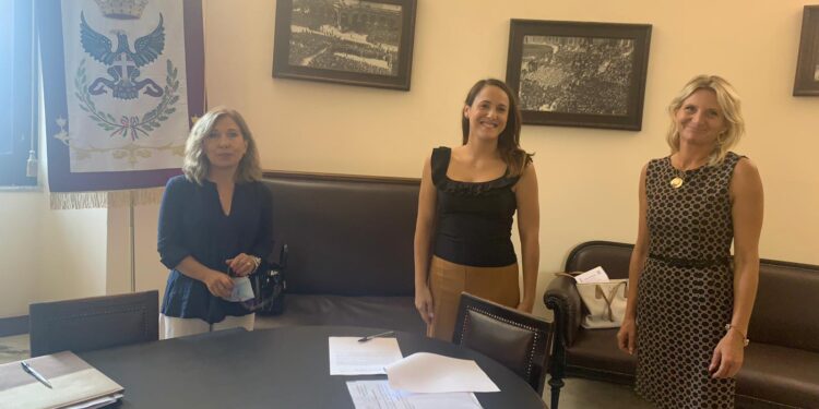 Noto. Avvicendamento in Giunta, hanno giurato i nuovi assessori Marta Fitula e Roberta Garofalo