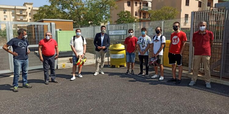 Siracusa. Installata un’oliera per oli vegetali esausti nel piazzale dell’Istituto Einaudi