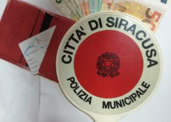 Siracusa. Trovato e consegnato al proprietario portafogli con contanti e documenti