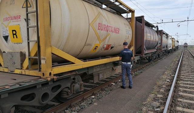 Siracusa. Controlli della Polizia sulle merci pericolose trasportate in ferrovia