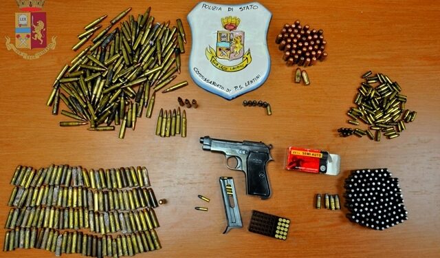 Lentini. Armi e munizioni in un terreno di contrada Gualdara: un arresto