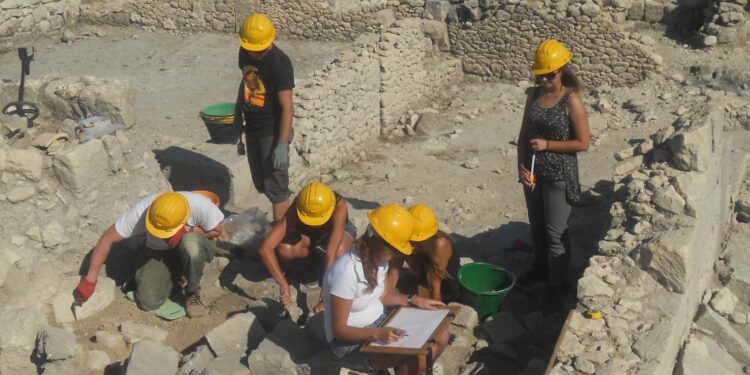 Palazzolo Acreide. Gli scavi di Akrai restituiscono una domus  romana