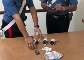 Floridia. Gestiva lo spaccio di droga da casa, arrestato dai Carabinieri