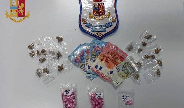 Siracusa. Operazioni antidroga della Polizia, smantellata centrale dello spaccio nei pressi di piazza San Metodio