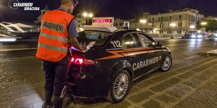 Siracusa. Inseguimento dopo fuga da un posto di controllo: denunciati
