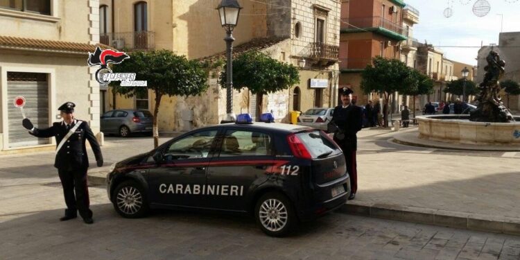 Rosolini. Evade dai domiciliari per cambiare la batteria dell’auto