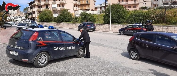 Noto. Tenta di eludere il controllo: arrestato dai Carabinieri