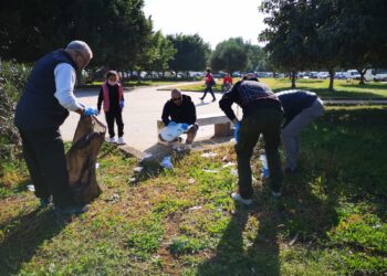 Siracusa. “La Foresta che Avanza” ripulisce il parco Ernesto Cosenza