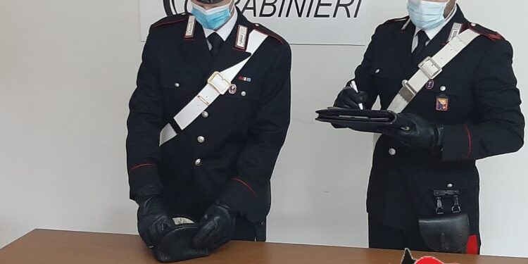 Pachino. Occultava droga in casa nel secchio dell’immondizia: arrestato