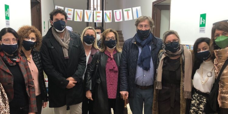 Covid, 4 aule della Paolo Orsi ospitate dalla parrocchia di Santa Rita