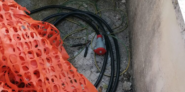 Siracusa. Recuperati i cavi delle torri faro del Cimitero