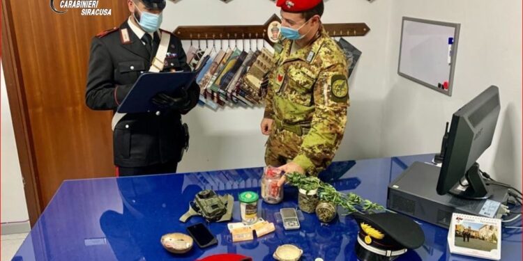 Sortino. Detenzione di stupefacenti e possesso di beni culturali dello Stato: denunciato