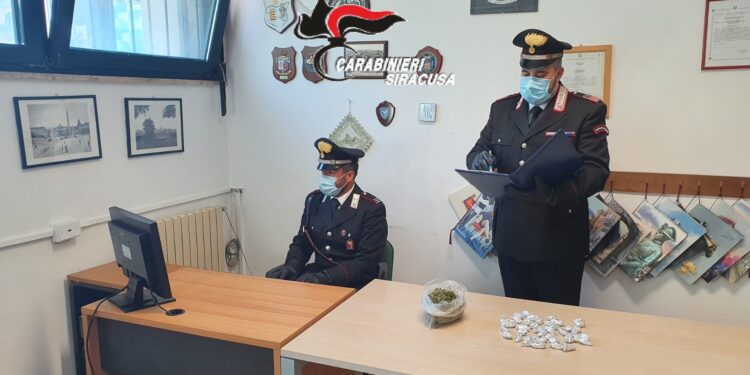 Lentini. Sorpreso con la droga nel bagagliaio della sua auto: arrestato dai Carabinieri