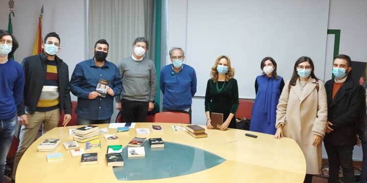 Siracusa. Rotaract di Ortigia consegna libri all’ospedale Umberto I