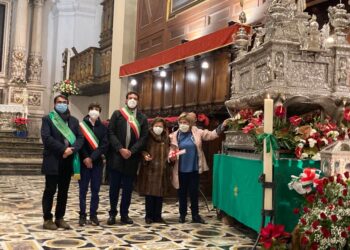 UNICEF. Progetto “Cara Lucia, ti scrivo”: consegnate mille lettere al simulacro della Patrona di Siracusa