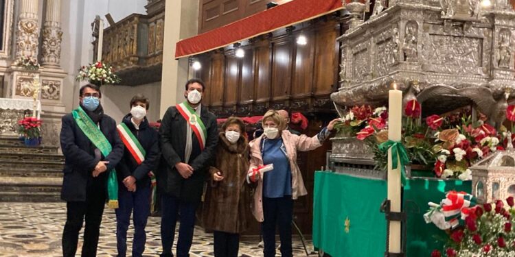 UNICEF. Progetto “Cara Lucia, ti scrivo”: consegnate mille lettere al simulacro della Patrona di Siracusa