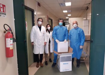 Arrivati stamane i primi vaccini anticovid a Siracusa, comincia la somministrazione