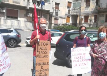 Siracusa. “La scuola deve riaprire”, i docenti Cobas chiedono sicurezza, trasparenza e investimenti