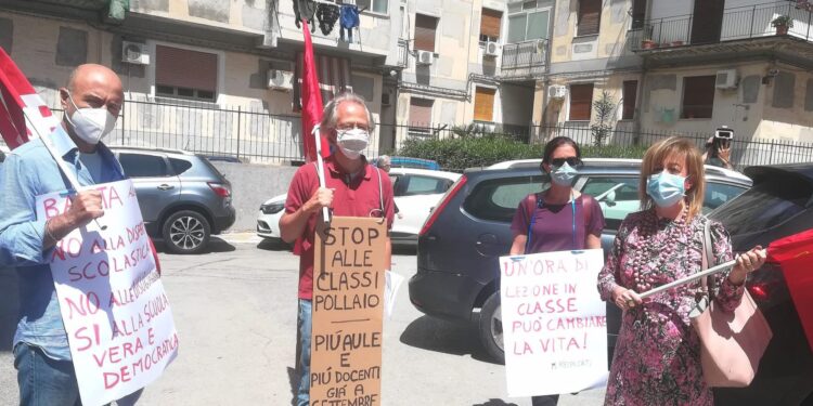 Siracusa. “La scuola deve riaprire”, i docenti Cobas chiedono sicurezza, trasparenza e investimenti