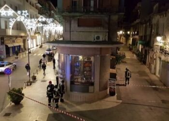 Siracusa. Boato nella notte in Ortigia: ordigno esplode davanti un bar