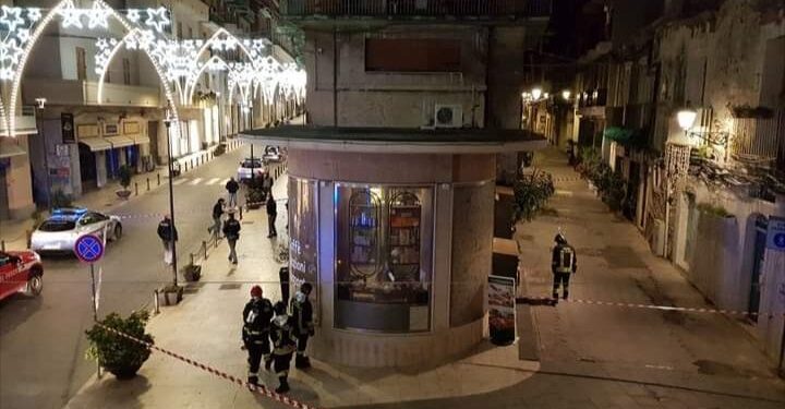 Siracusa. Boato nella notte in Ortigia: ordigno esplode davanti un bar