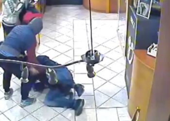 Rapinò una gioielleria di Siracusa, inchiodata dalle immagini di una telecamera: arrestata