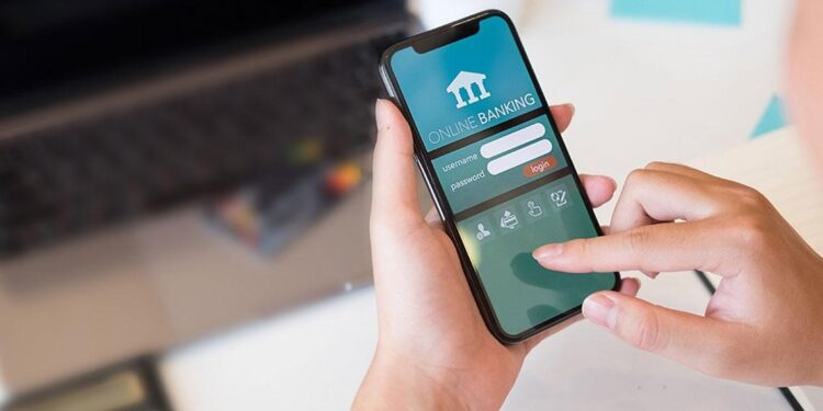 Rivoluzione internet: dai social all’home banking, dalla musica agli acquisti online