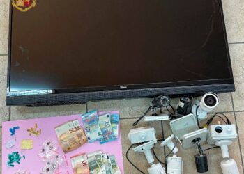 Siracusa. Contrasto alle piazze di spaccio, blitz della Polizia alla Mazzarona: arrestato un uomo