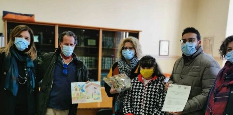 Canicattini Bagni.  A Giada Scalora della 5° A della primaria il premio della mostra dedicata alla commemorazione dei defunti