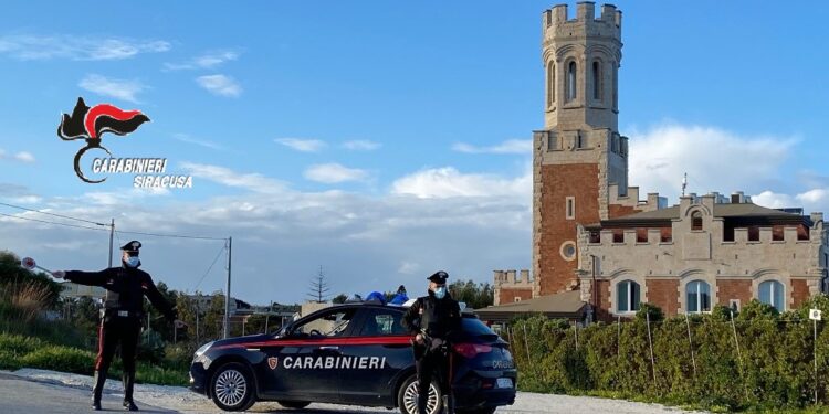 Pachino. Danneggiamento di un esercizio commerciale e di una chiesa: arrestato 38enne