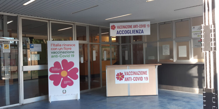 Domani a Siracusa al via la vaccinazione anticovid per gli over 80