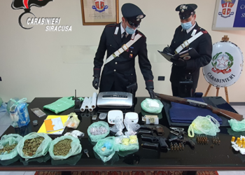 Siracusa. Scovato deposito di armi e stupefacenti, arrestato 50enne