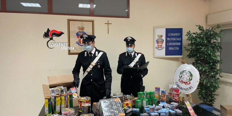 Siracusa. I Carabinieri sequestrano 10 chilogrammi di fuochi d’artificio illegali