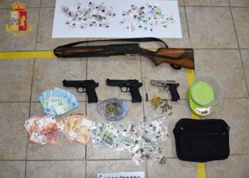 Siracusa. Cancelli abusivi rimossi e droga sequestrata in un supermarket dello spaccio