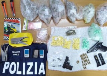 Siracusa. Lotta alle piazze di spaccio, rimossa una porta in ferro