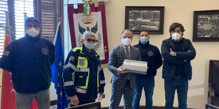 Noto. Un nuovo ponte radio per la Protezione Civile, ieri la consegna a Palazzo Ducezio