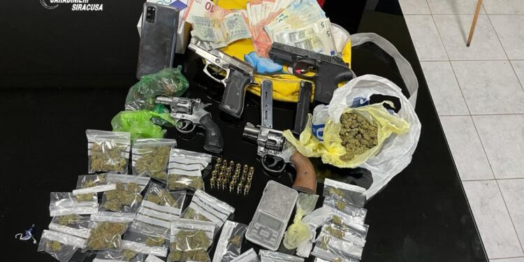 VIDEO- Siracusa. Operazione dei Carabinieri sulle piazze di spaccio, 4 arresti e 2 denunce