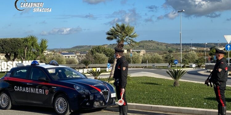 Rosolini. Evade dai domiciliari, resta coinvolto in un incidente e fugge senza prestare soccorso