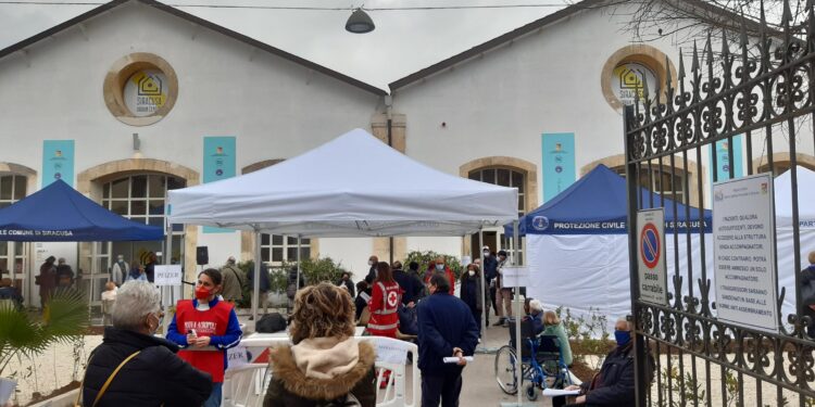 Vaccinazione. Asp Siracusa, Comune e Protezione Civile ottimizzano in sinergia la fruibilità dell’Urban Center