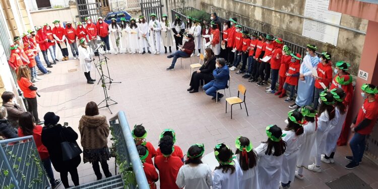 Canicattini. “Dantedì”, le 2° classi della scuola media hanno celebrato Dante Alighieri