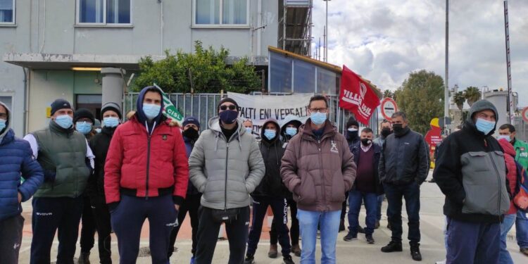 Cantiere edile Eni Versalis, nubi fittissime sui lavoratori BNG