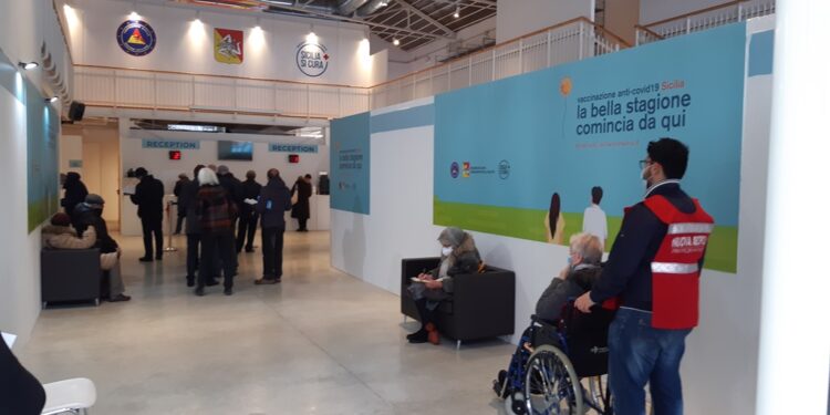 Vaccinazione anticovid agli over 80 e ai vulnerabili, attenzione massima dell’Asp di Siracusa alle categorie