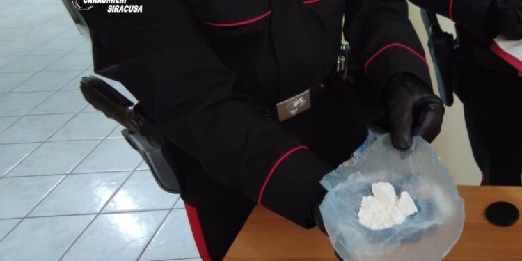 Priolo. 3 incensurati trasportavano cocaina nei sacchi di cemento. Arrestati dai Carabinieri