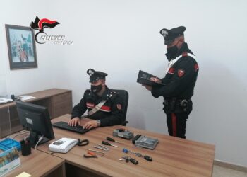 Augusta. Furto e resistenza a pubblico ufficiale, arrestati due catanesi