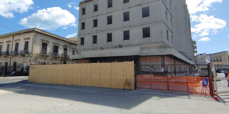 Siracusa. Partono i lavori all’ex albergo scuola di via Crispi