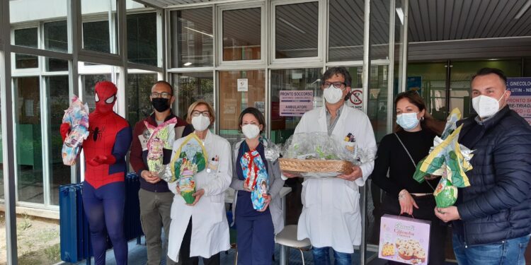 “Vivere di sorrisi”, dolci pasquali per la pediatria di Siracusa
